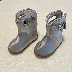 Baby Bogs, size 5 (baby/toddler), silver